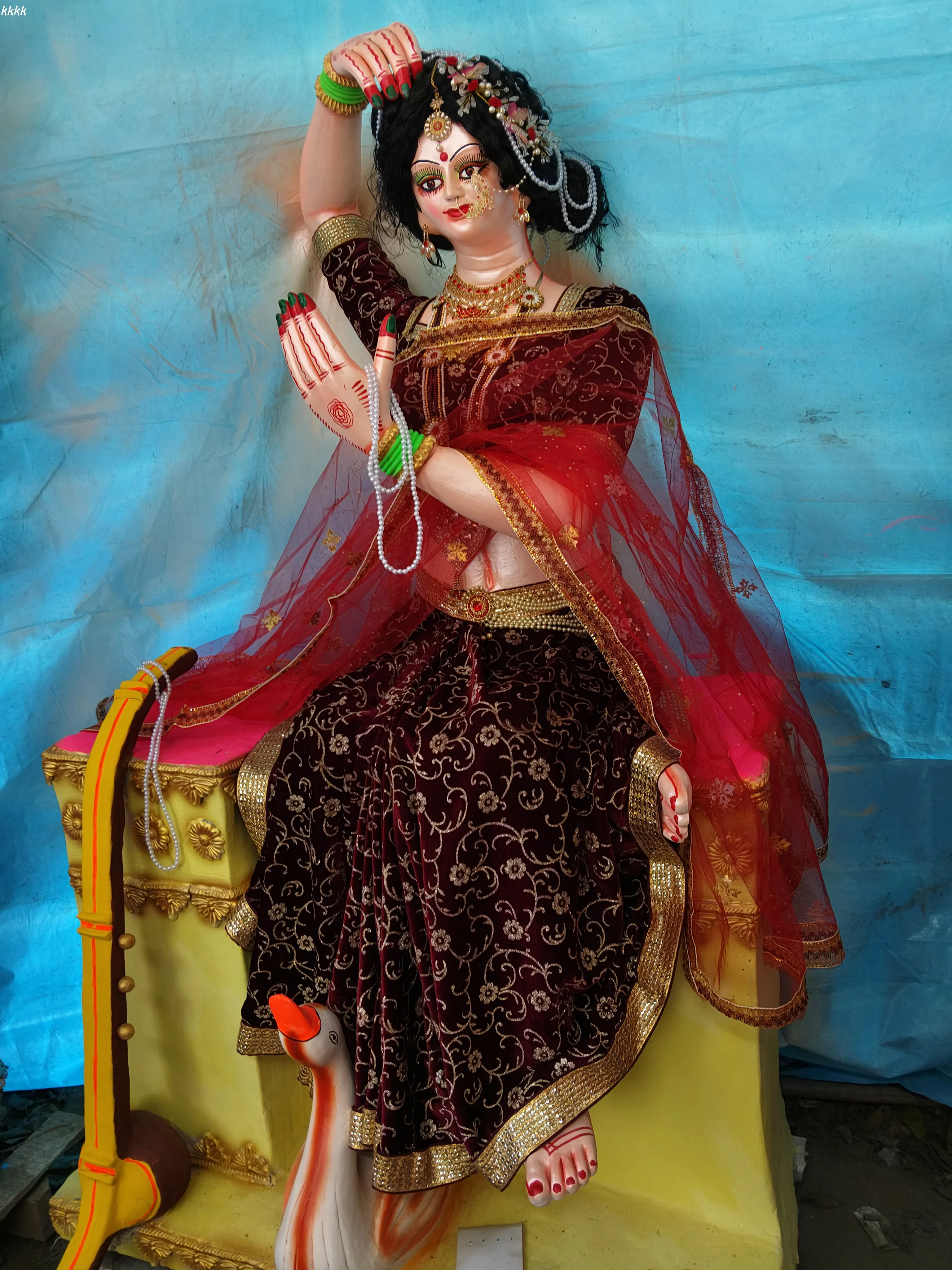 वीणावादिनी सरस्वती मूर्ति
